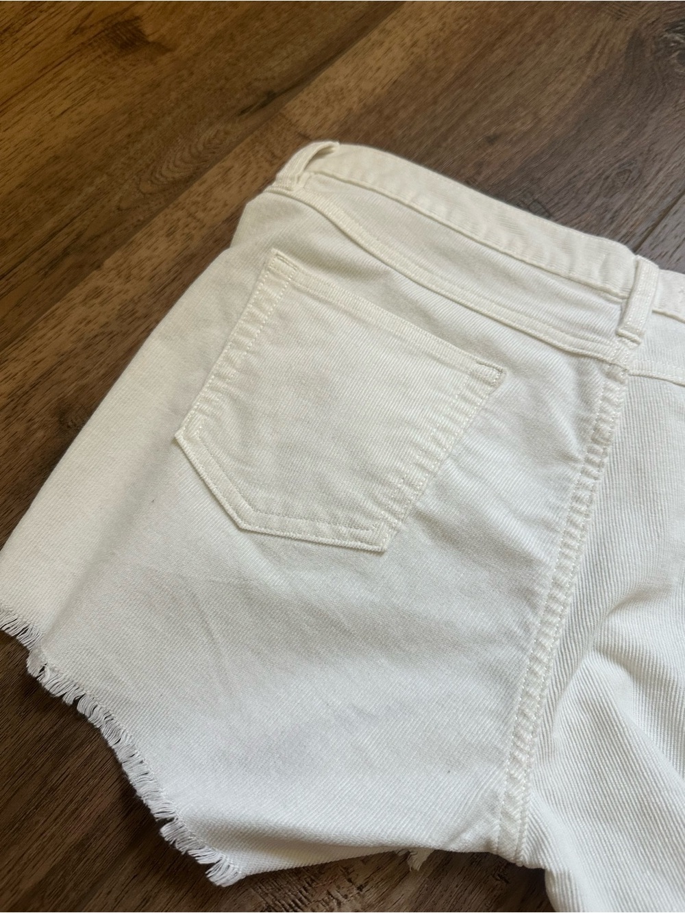 Carve Designs Oahu Shorts, Frayed Hems, Cotton Corduroy, Stretch, White, Size 8 - Picture 5 of 8